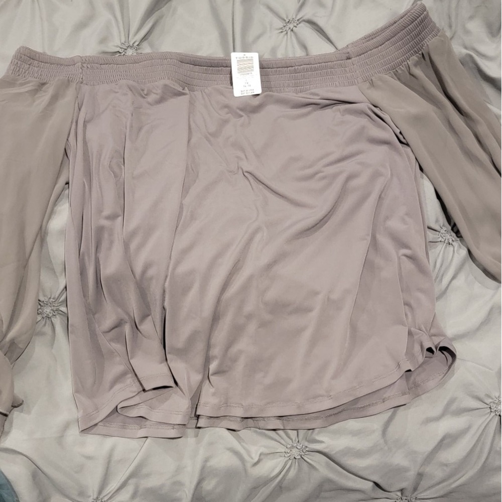 Torrid shirt bundle
New with tags
Smoke freee